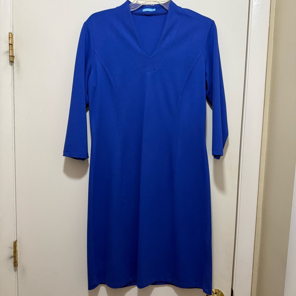 J. McLaughlin Blue Sheath Dress with V-Neck and 3/4 Sleeves